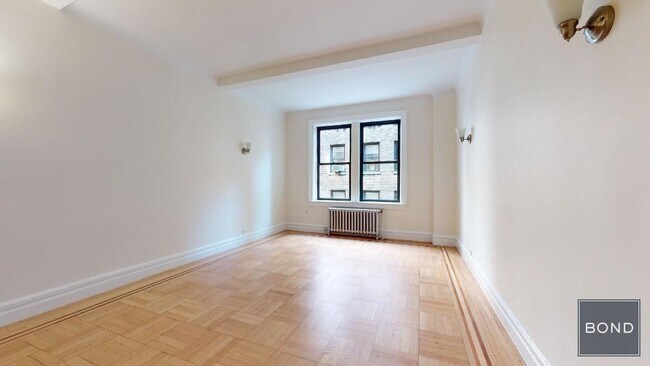 Primary Photo - 115 E 92nd St