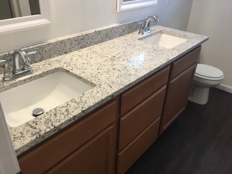 Building Photo - 1142 Ebbets Dr