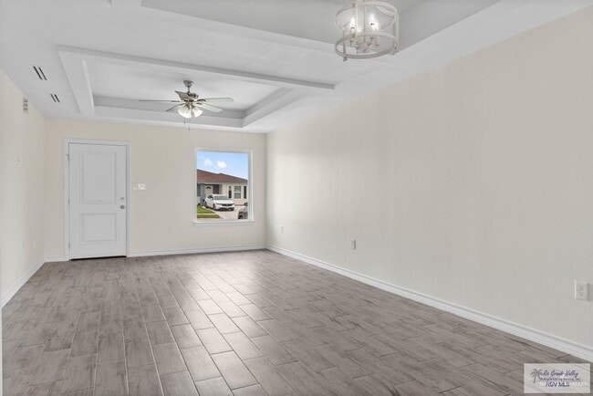 Building Photo - 19 Seminole Ln