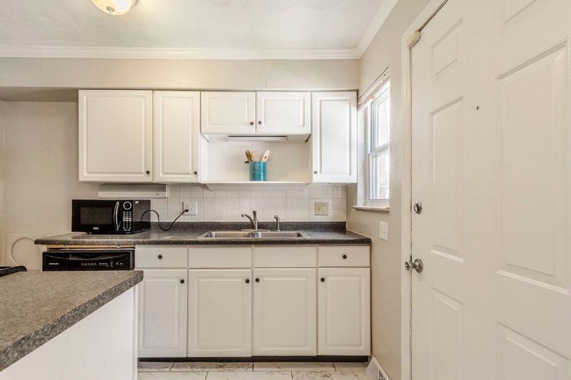 Building Photo - 51 King Ave