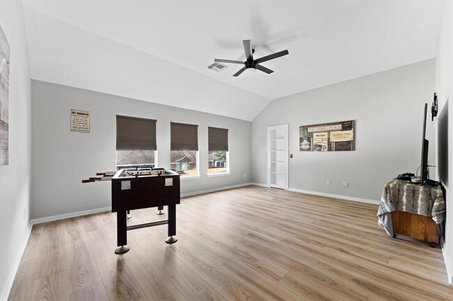 Building Photo - 15407 Cumberland Oak Way