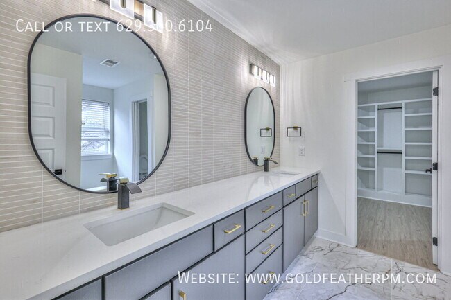 Building Photo - 402B E Trinity Ln-