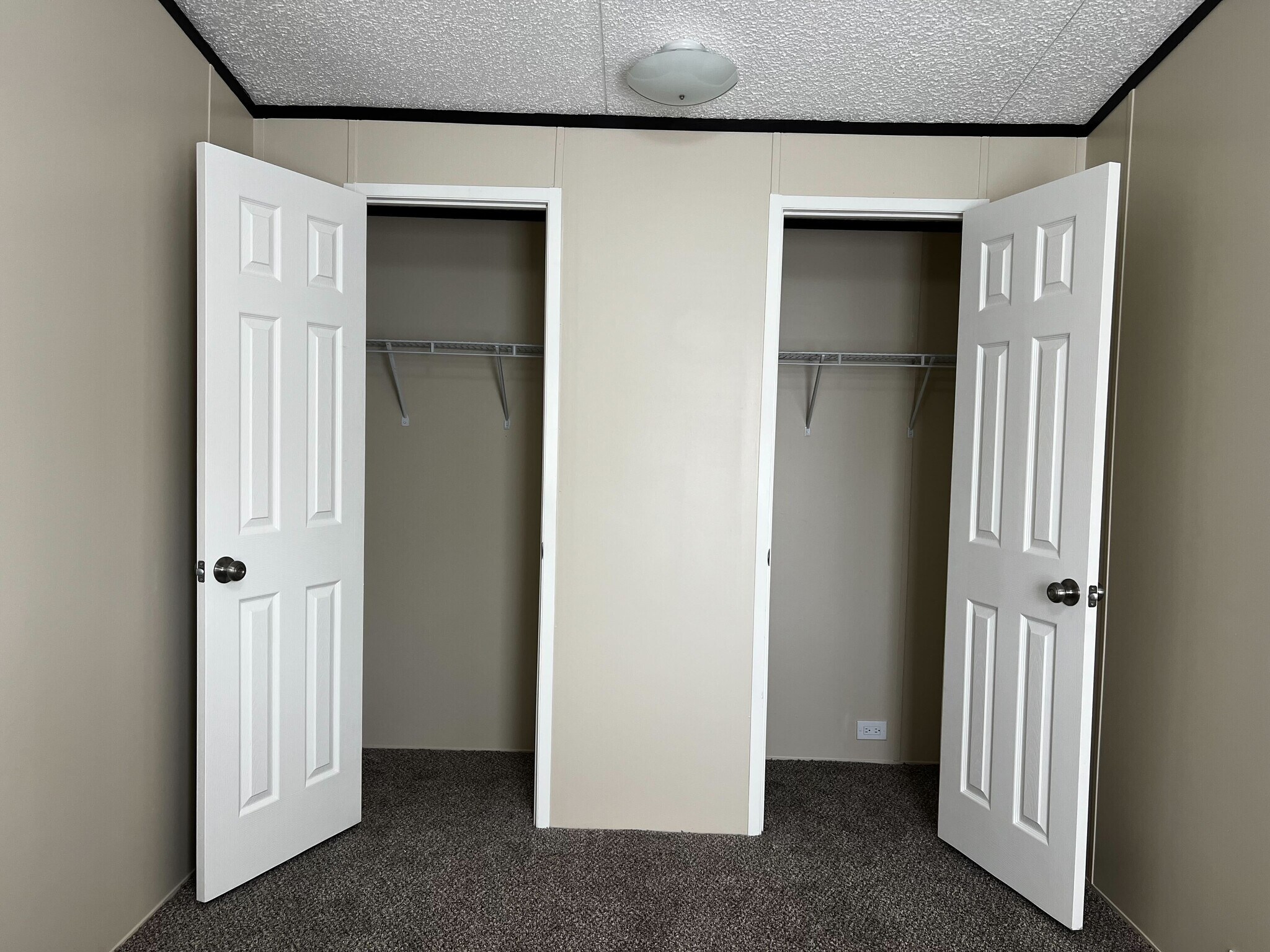 Building Photo - 709 N Collins Fwy