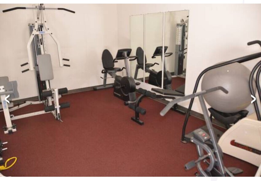 Workout room - 3760 Florida St