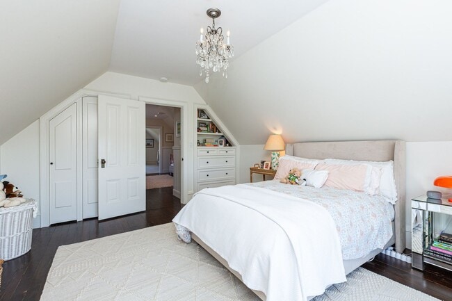 Building Photo - HUGE 5+BR/4.5BA Four Story Presidio Hts./ Laurel Village Home! Garage! Flat Yard!  PROGRESSIVE