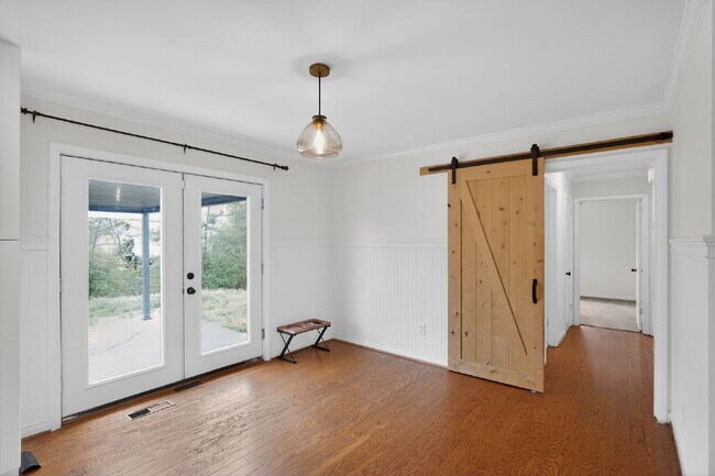 Building Photo - 138 Carriage Dr