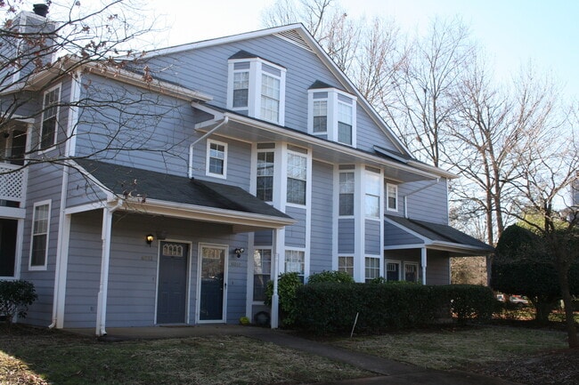 Building Photo - Great Condominium located in East Charlott...