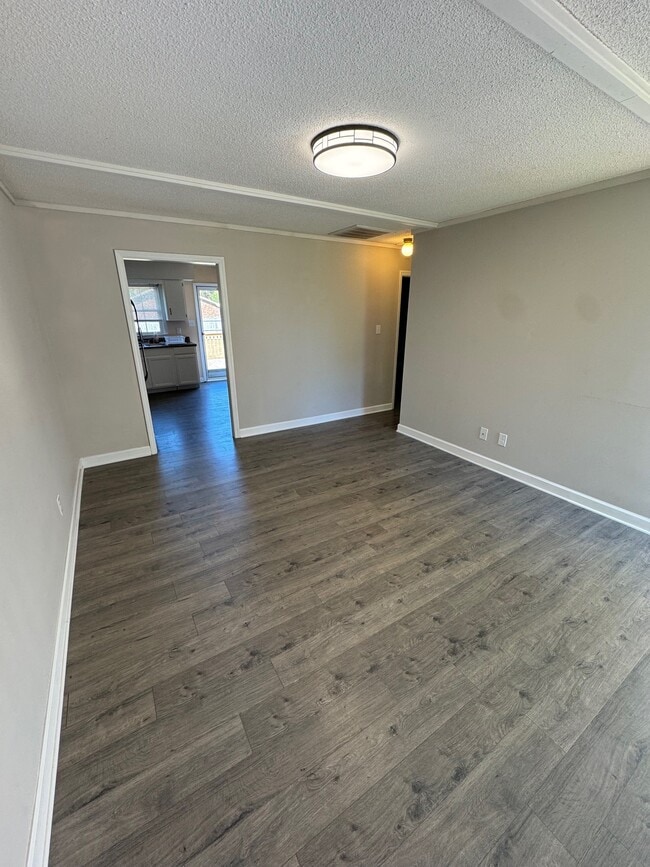 Building Photo - 1207 Cherry Ln