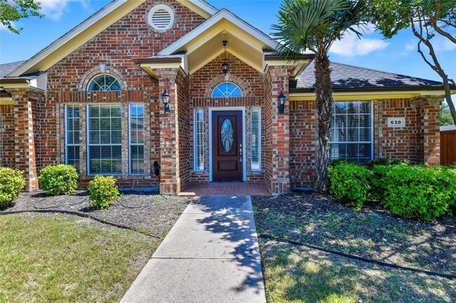 Building Photo - 630 Lakewood Dr