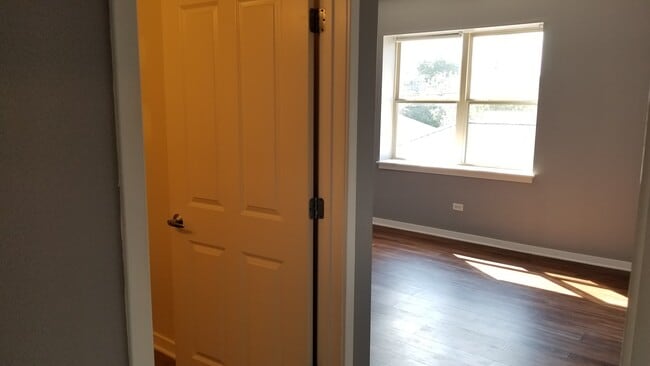 Building Photo - 1258 S Blue Island Ave