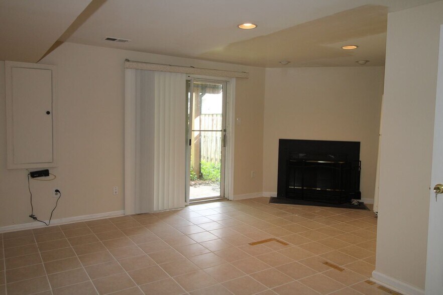 Building Photo - 11518 Brundidge Terrace