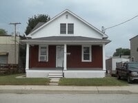 Building Photo - 831 W Middle St