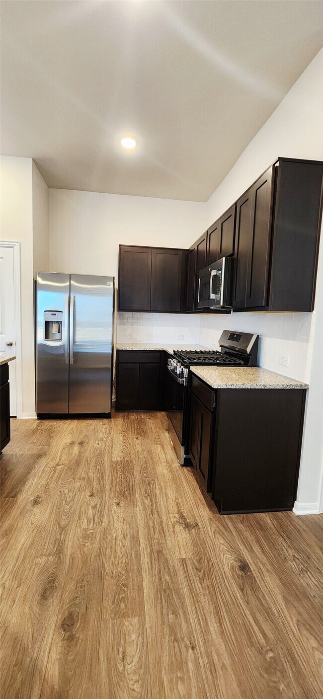 Building Photo - 406 Magnolia Ln