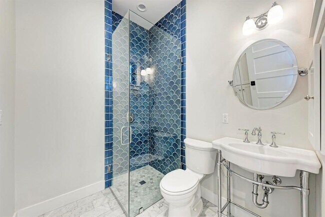 Building Photo - 1707 W St Johns Ave