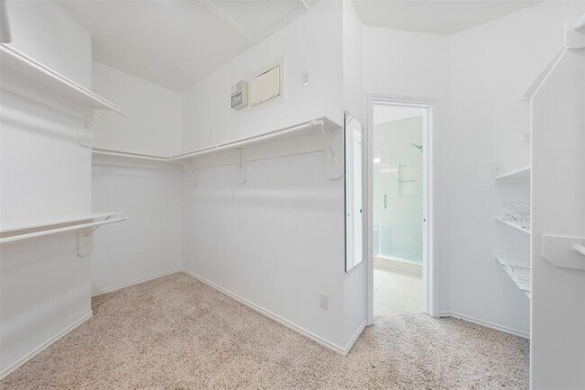 Building Photo - 21331 Willow Glade Dr