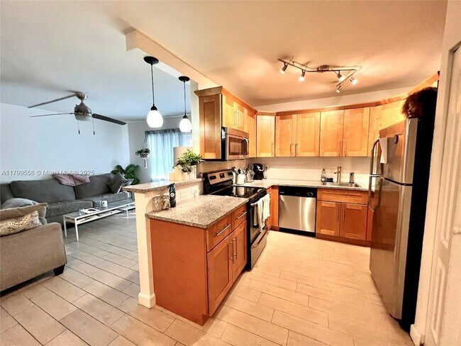 Primary Photo - 1100 SE 4th Ave