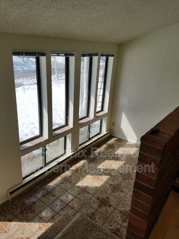 Building Photo - 901 Sir Galahad Dr