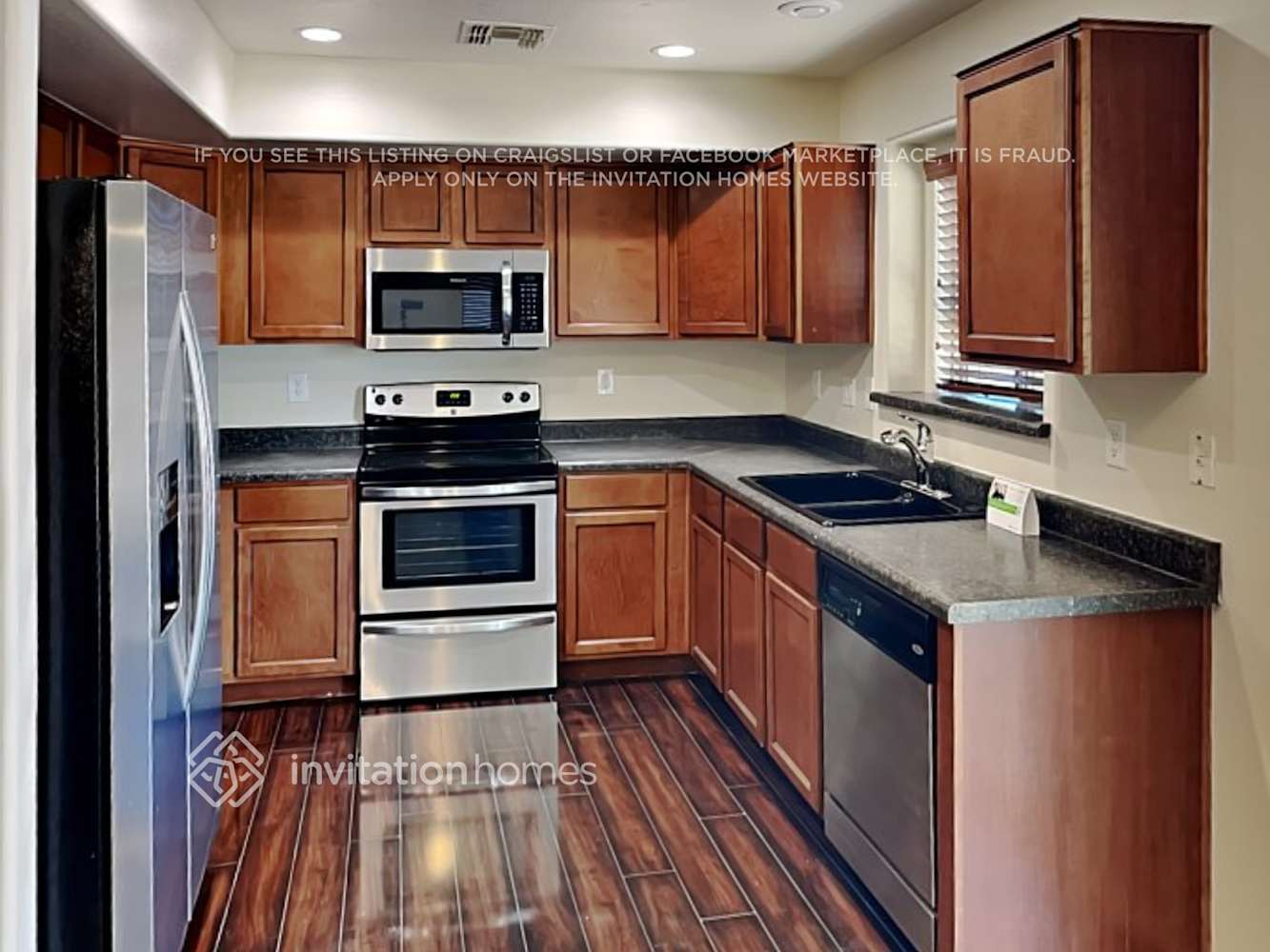 Building Photo - 1374 Matthews Dr