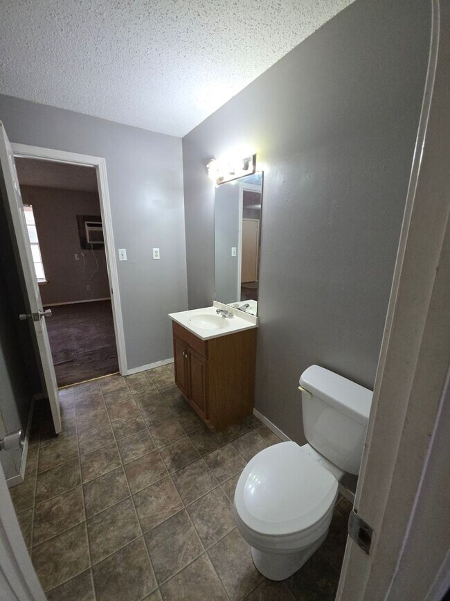 Building Photo - 218 Sequoyah Way