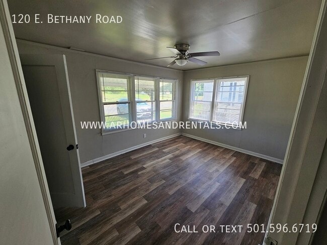 Building Photo - 120 E Bethany Rd