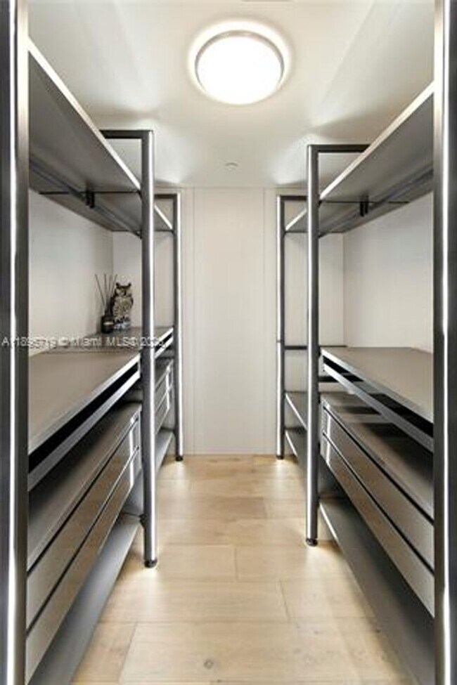 Building Photo - 15701 Collins Ave