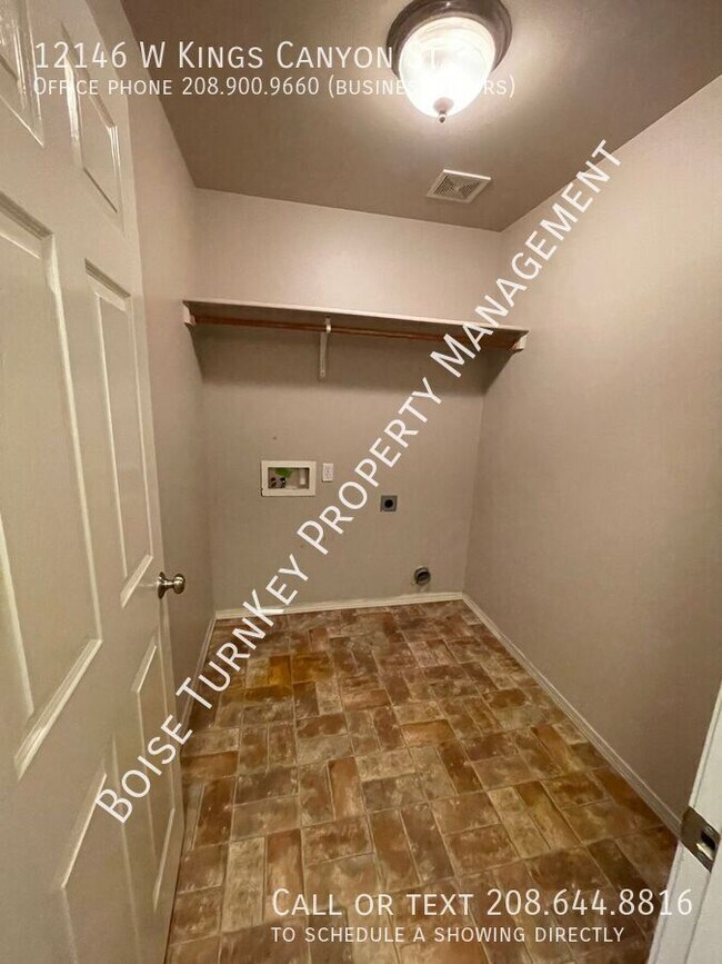 Building Photo - 12146 W Kings Canyon St