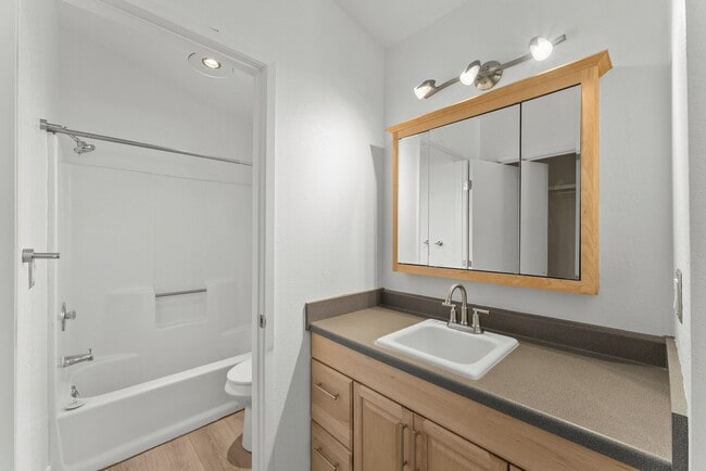 Building Photo - 145 Summerset Dr