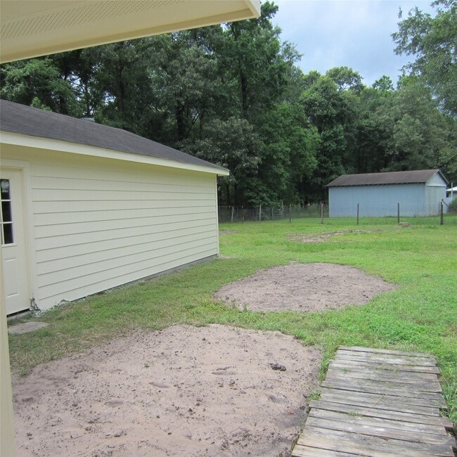 Building Photo - 18675 Ferne Dr