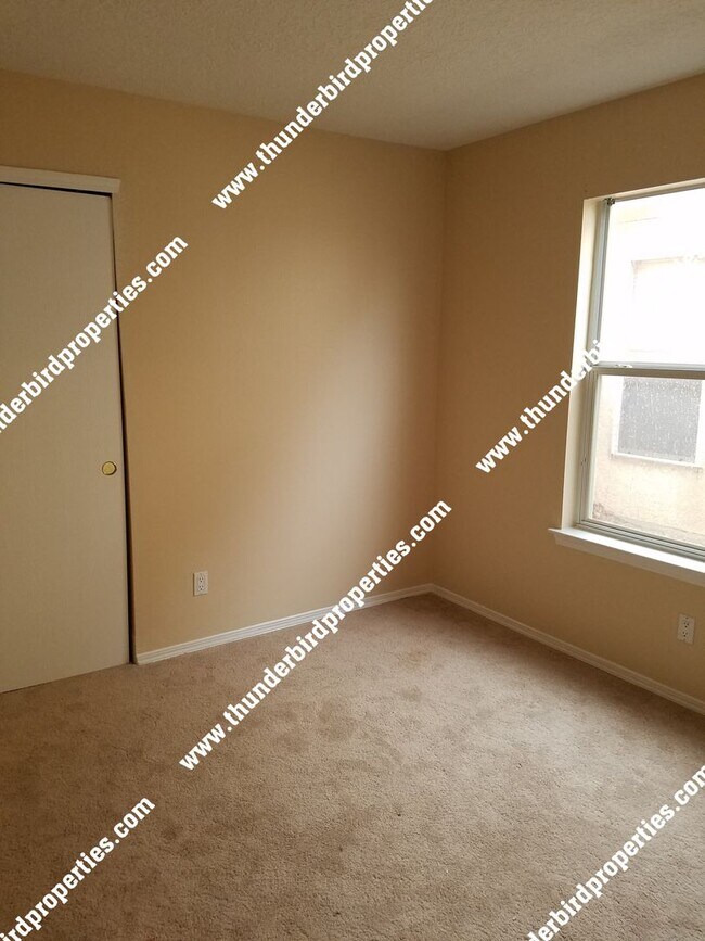 Building Photo - Ventana Ranch - 3 bedroom, 2 bath home near parks