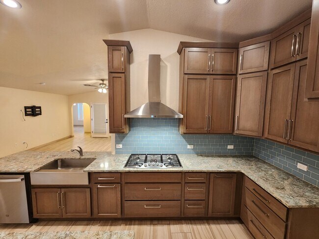 Building Photo - 1535 Vajillo Ln