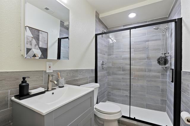 Building Photo - 7115 Parkdale Dr