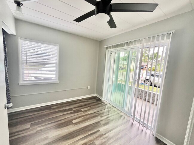 Building Photo - Northbay Villas