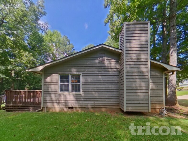 Building Photo - 120 Elberta Dr