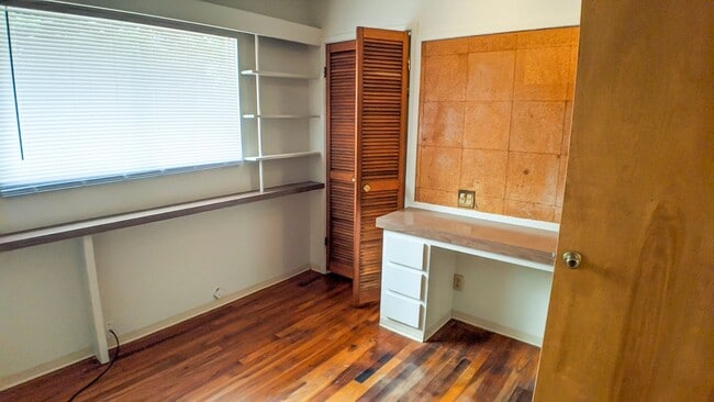 Building Photo - Charming Pet Friendly, 3-Bedroom 1-Bath, p...