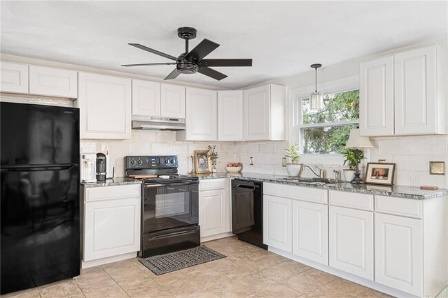 Building Photo - 40 Paolino St