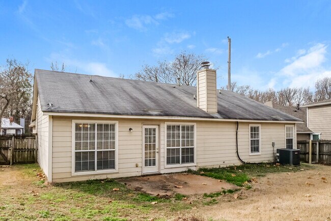 Building Photo - 6940 Brady Hill Dr