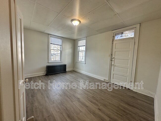 Building Photo - 825 Church St