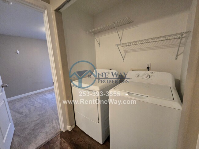 Building Photo - 1120 S 90th St Ct