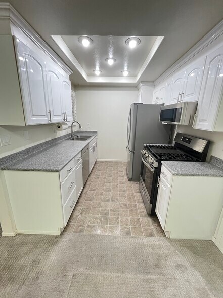 Building Photo - 1161 Packers Cir