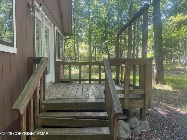 Building Photo - 2111 Spring Dr