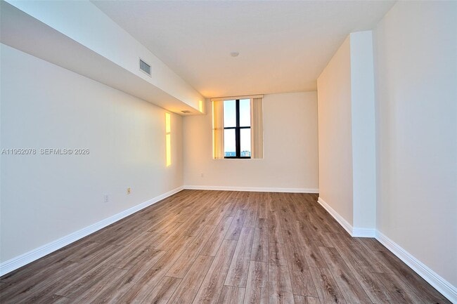 Building Photo - 888 Douglas Rd