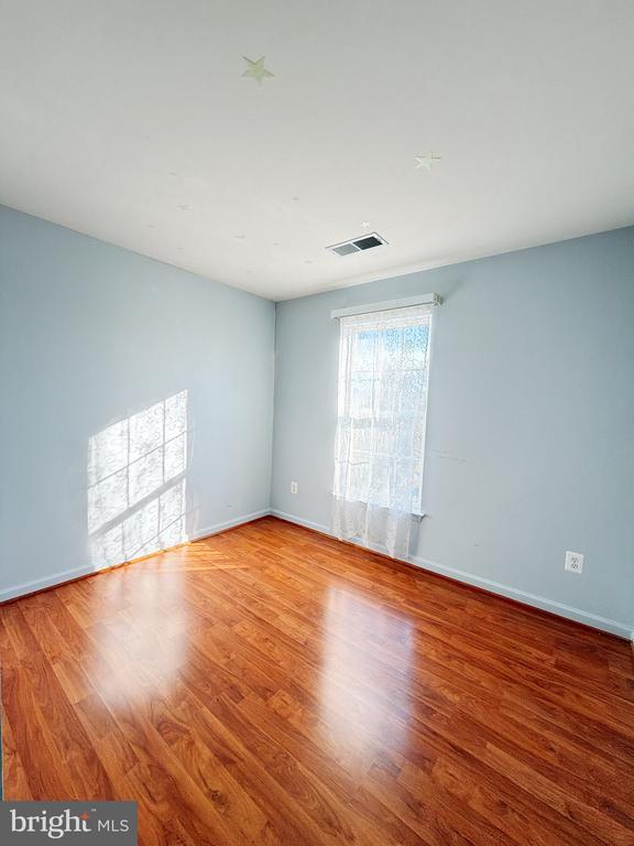 Building Photo - 43750 Tolamac Dr