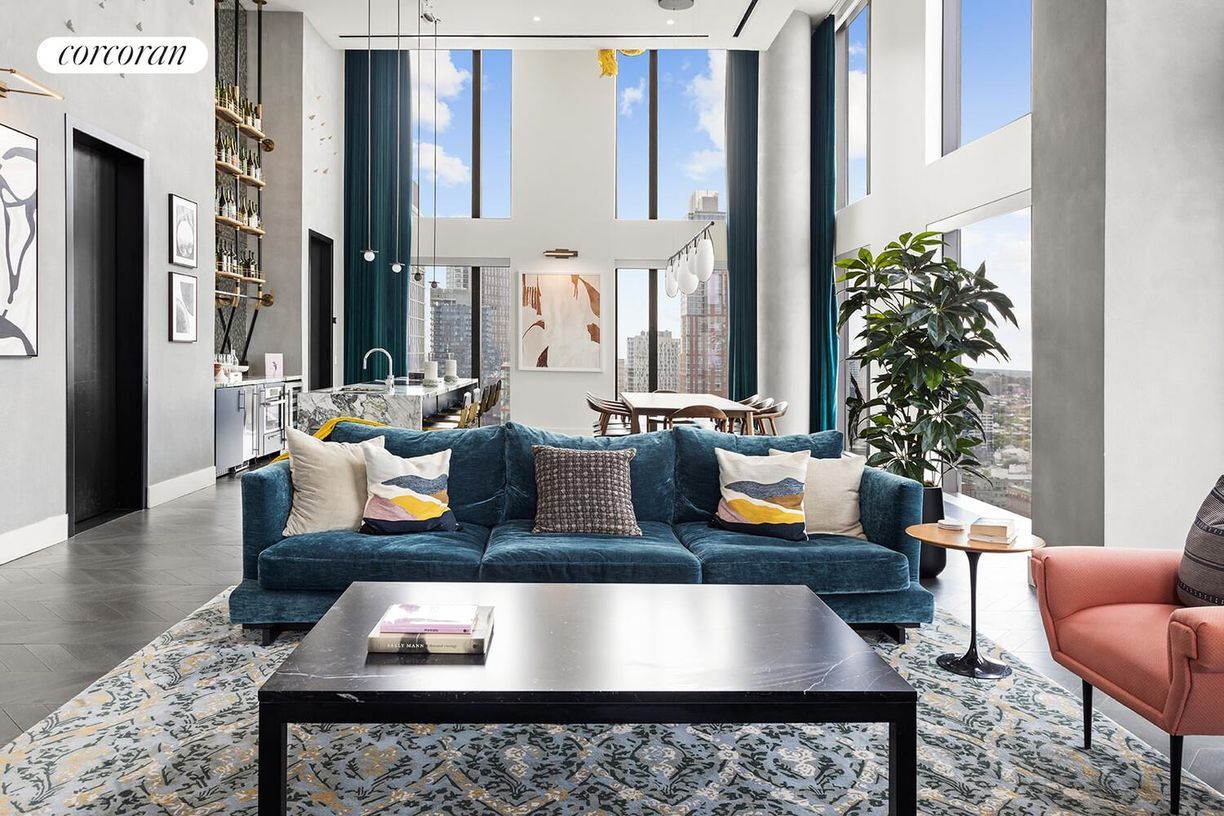 Building Photo - 11 Hoyt St