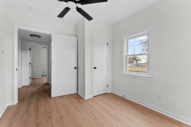 Building Photo - Trek Rentals