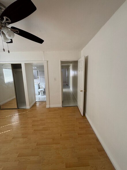 Building Photo - 13607 Charlemagne Ave