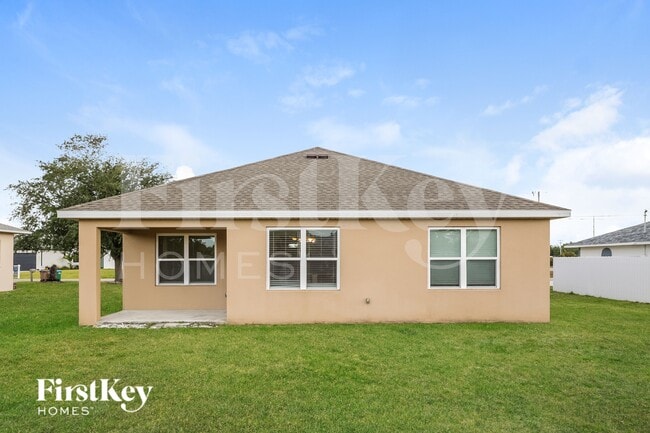 Building Photo - 119 SE 20th St