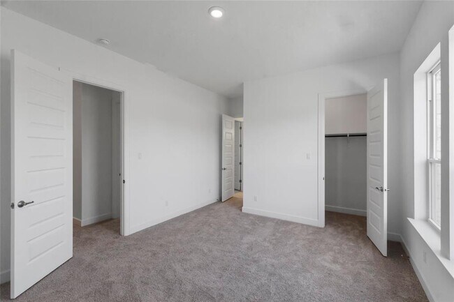 Building Photo - 405 Ocate Mesa Trail