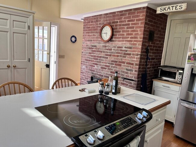 Building Photo - 12 Pearl St