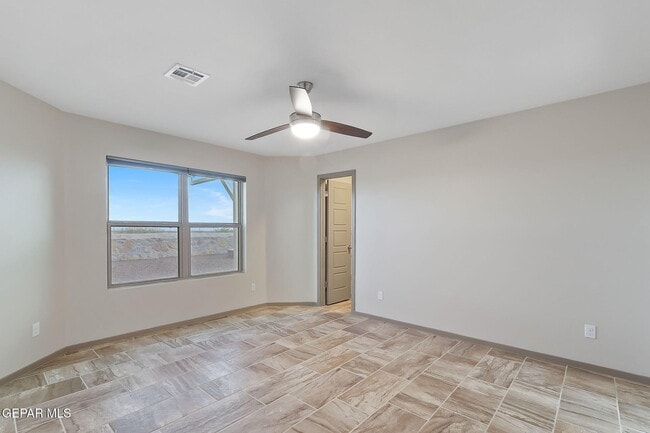 Building Photo - 13736 Flora Vista Ave