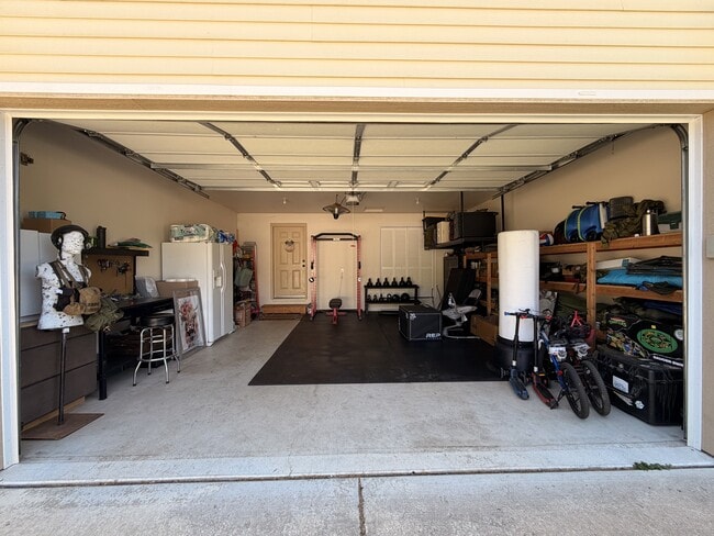 Building Photo - 323 Huppert Ln